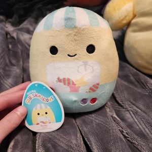 NWOT SQUISHMALLOW Rada the Claw Machine